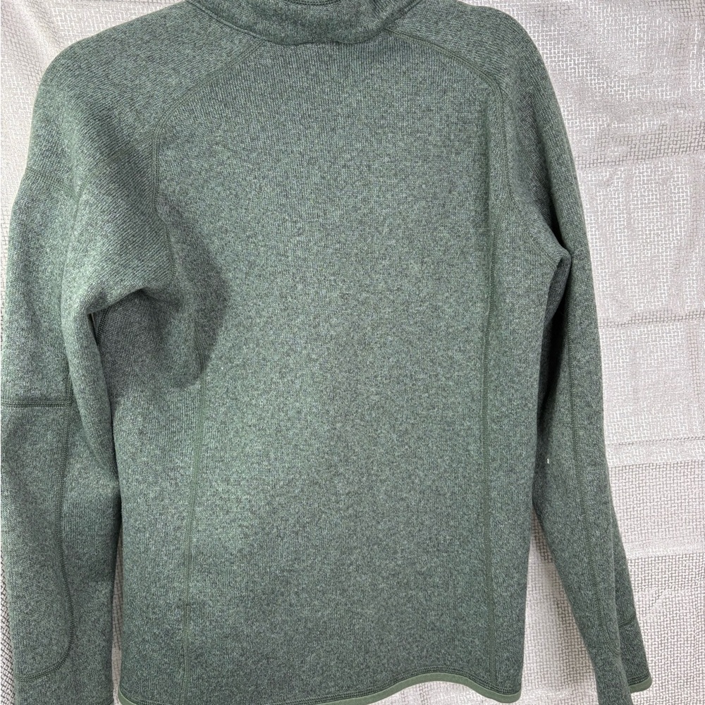 Patagonia Women’s Sage Green Quarter Zip Fleece Pullover - Picture 3 of 8